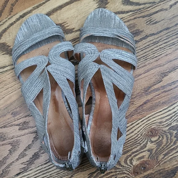 Women's Strappy Metallic Gray Sandals - Picture 3 of 12